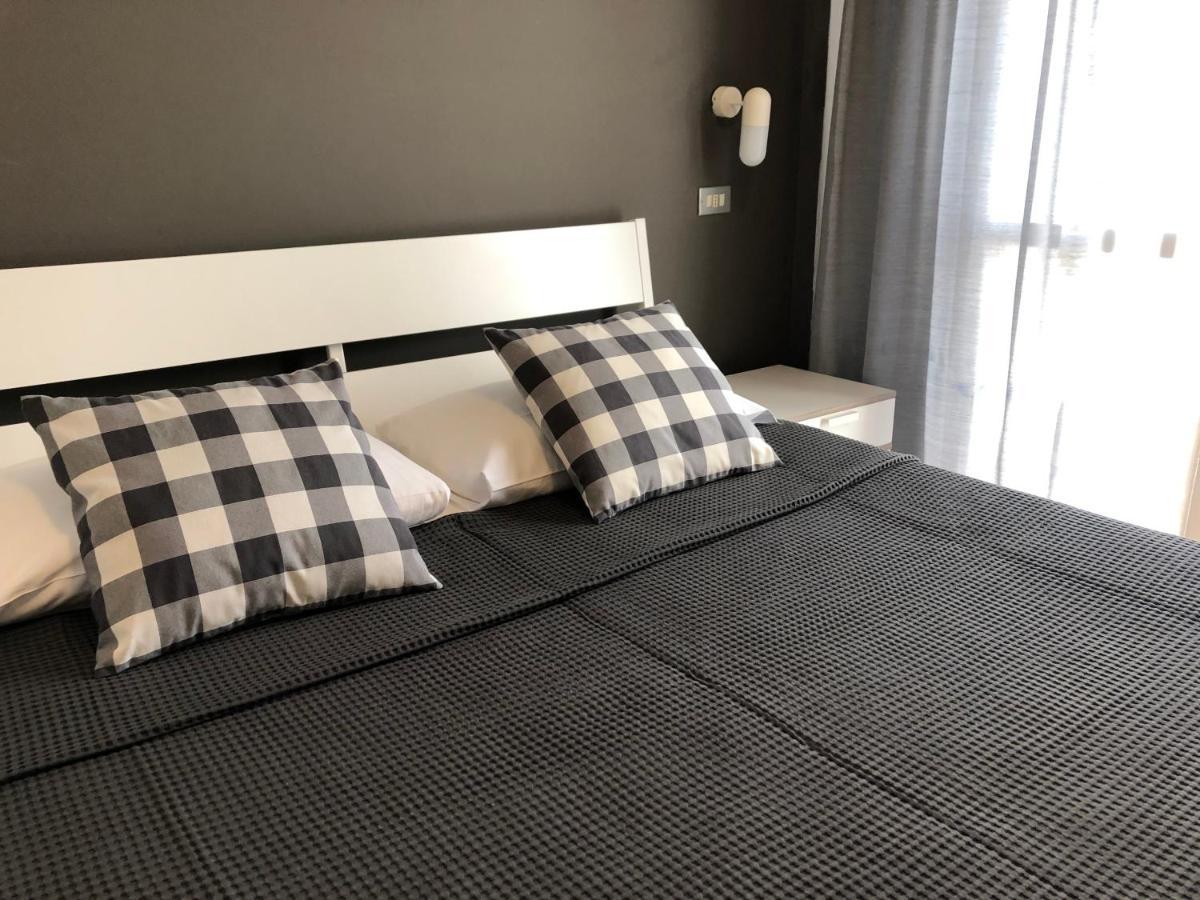 קרביה Hotel Aplo - Breakfast Experience מראה חיצוני תמונה