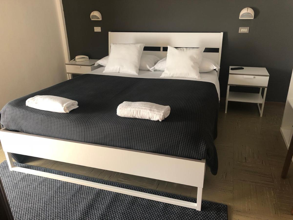 קרביה Hotel Aplo - Breakfast Experience מראה חיצוני תמונה