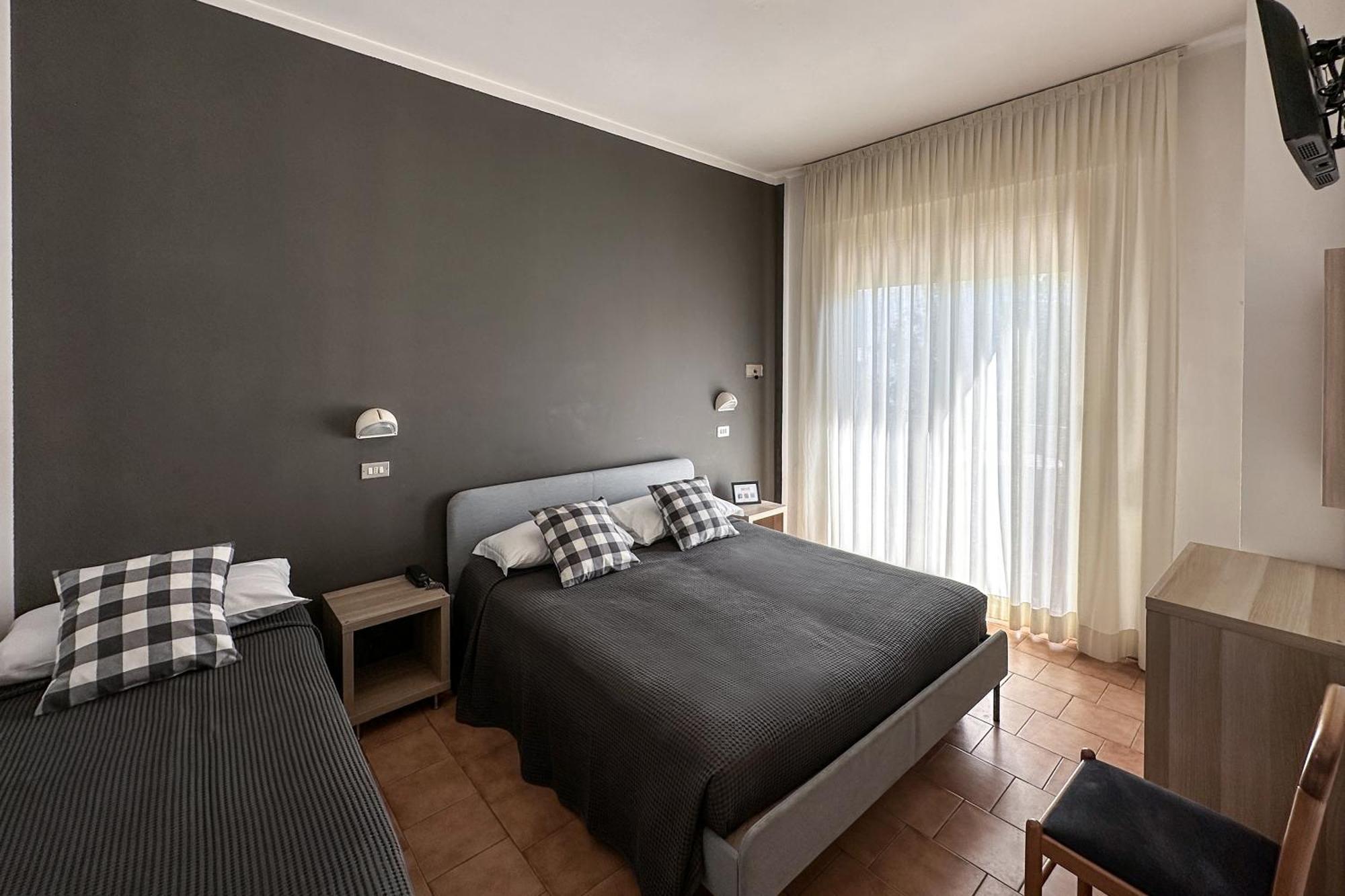 קרביה Hotel Aplo - Breakfast Experience מראה חיצוני תמונה